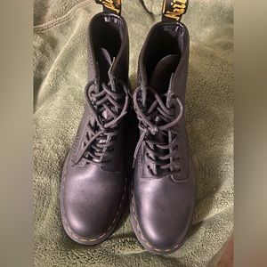 Dr. Martens like new
